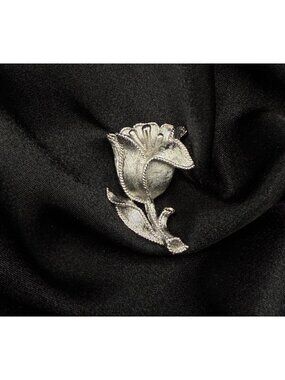 Rare Find Vintage 1960s TRIFARI Signed Silver-Tone Tulip Brooch